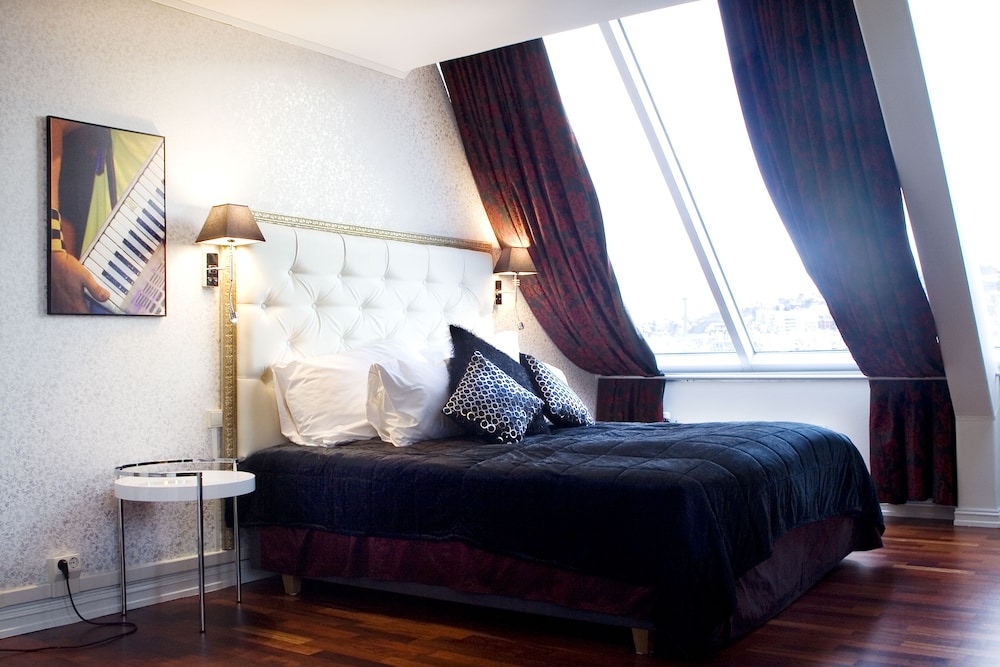 Home Hotel Grand Olav 24/37