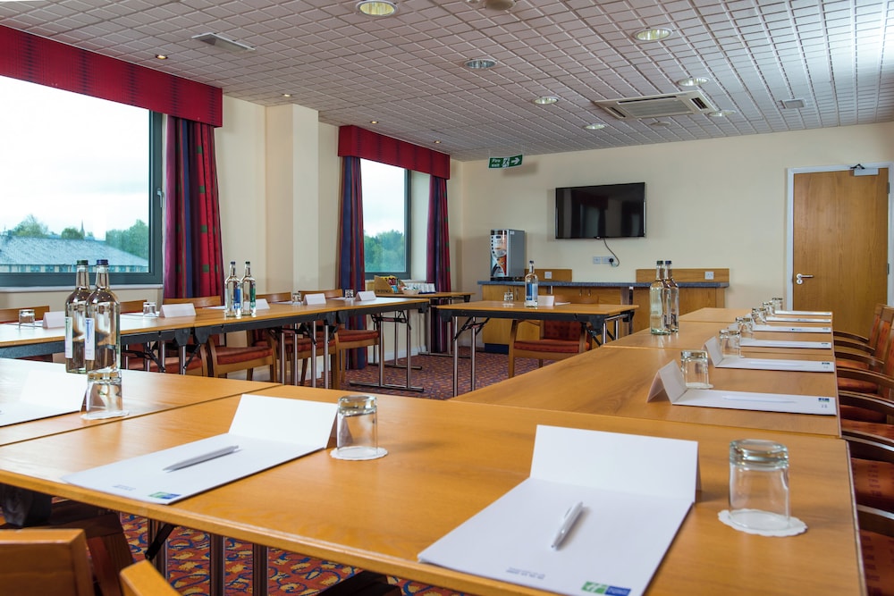 HOLIDAY INN EXPRESS BRADFORD CITY CENTRE 38/45
