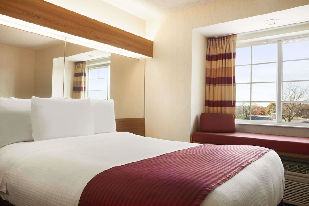 Microtel Inn And Suites Ann Arbor Plymouth Rd 13/39
