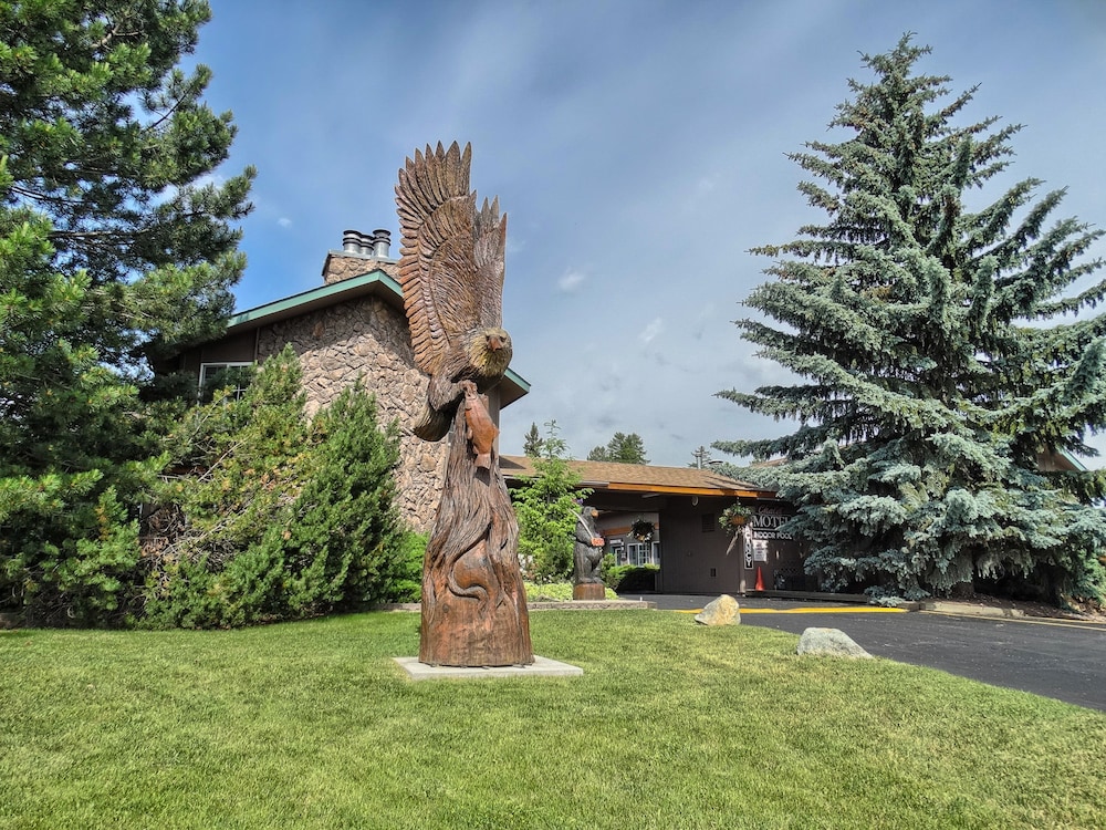 Chalet Motel Whitefish 55/64