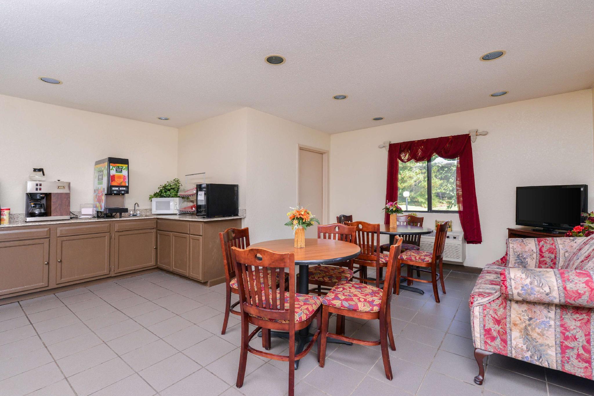 Baymont By Wyndham Acworth 6/9