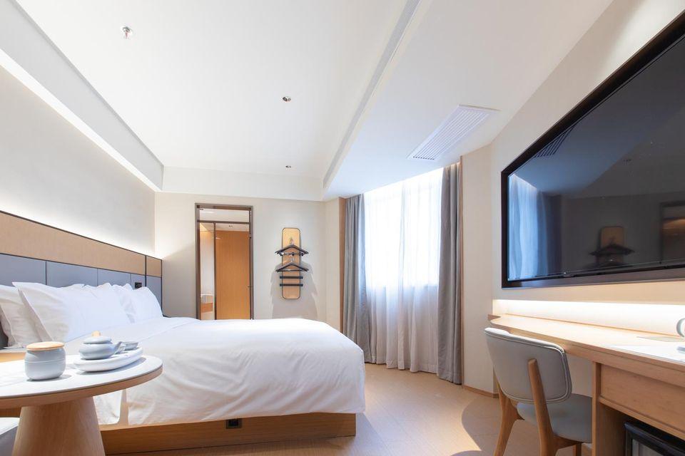 Room, Queen Bed