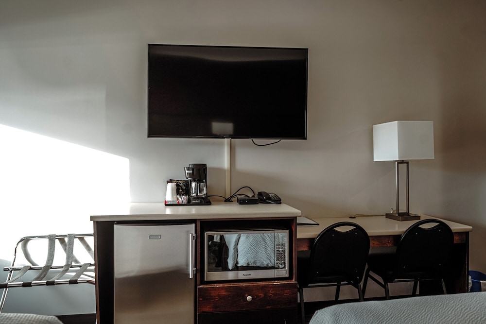 Homestead Inn & Suites 28/44