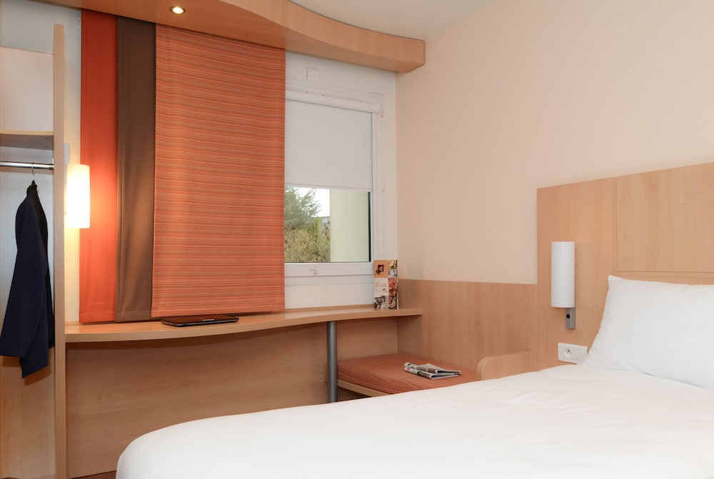 Ibis Caen Centre 20/72