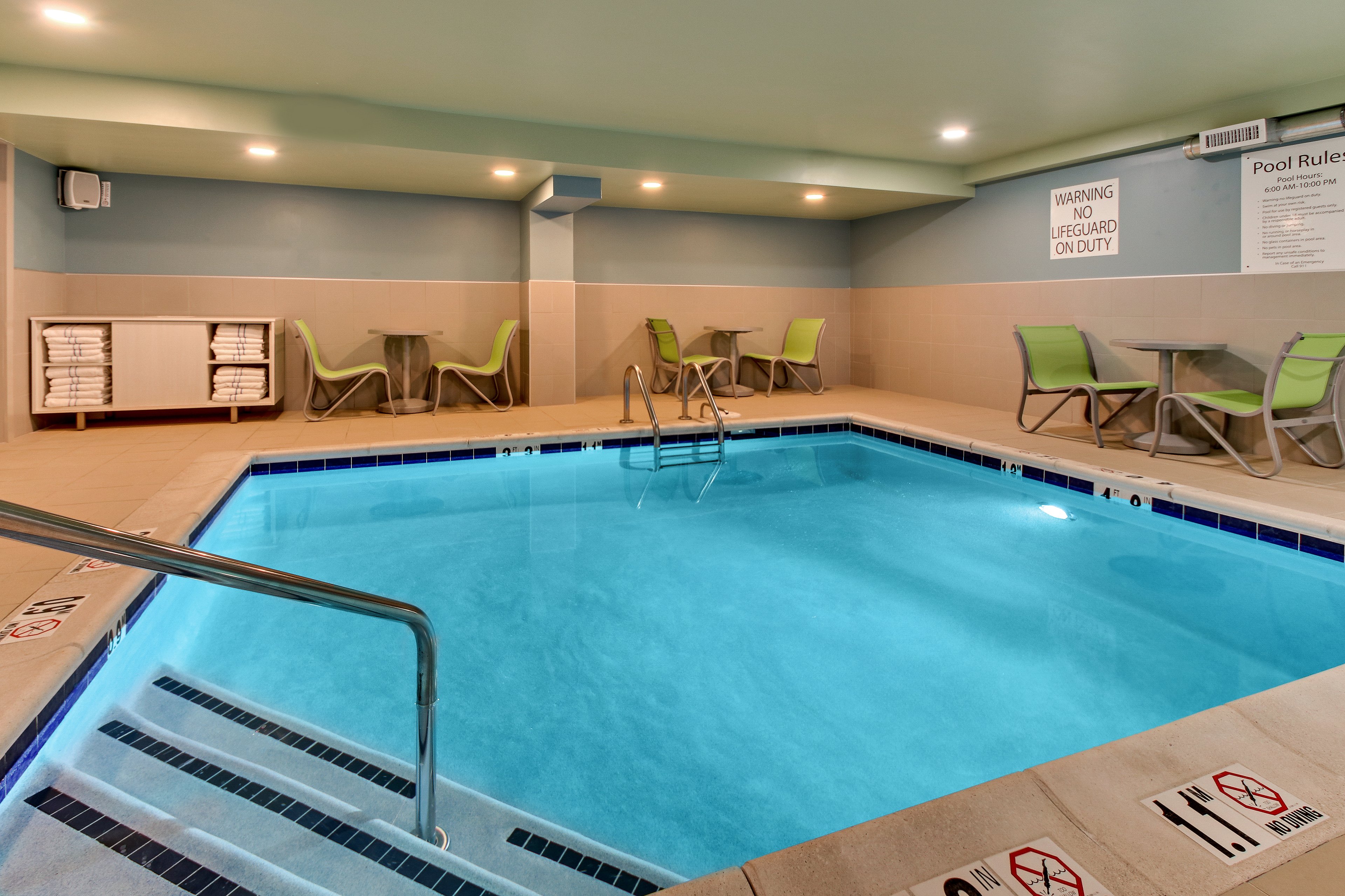 HOLIDAY INN EXPRESS PITTSTON SCRANTON AIRPORT 34/54