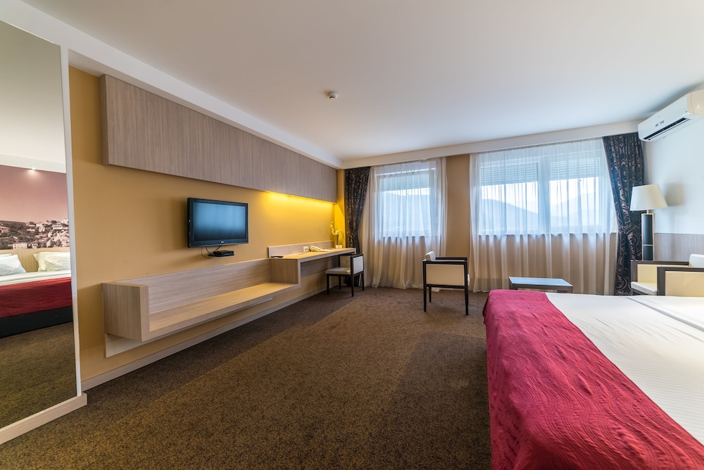 CITY HOTEL MOSTAR 47/69