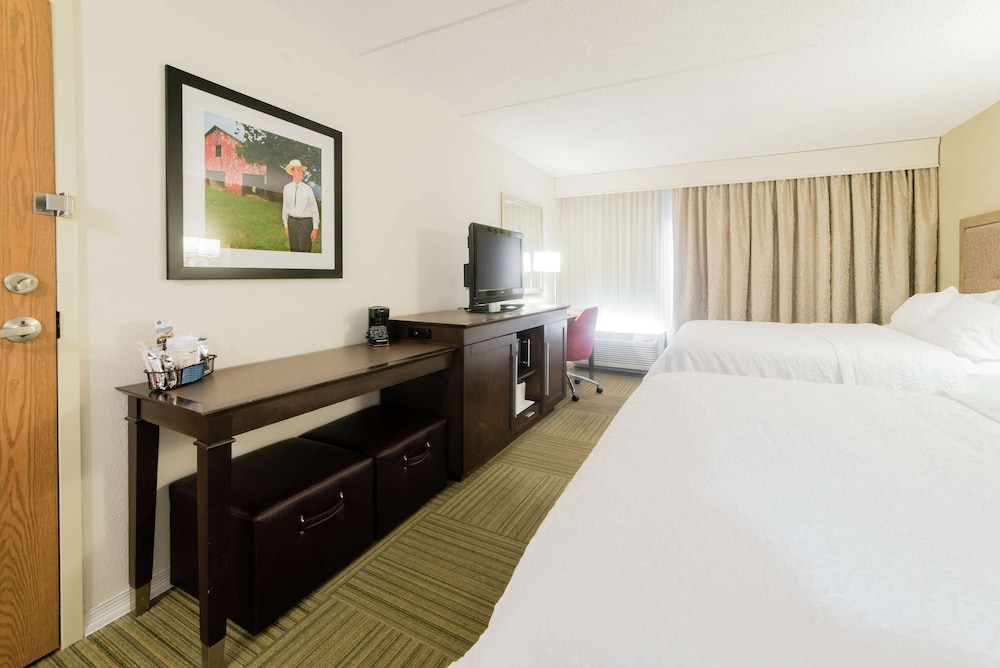 Hampton Inn Caryville-I-75/Cove Lake-State Park 18/84