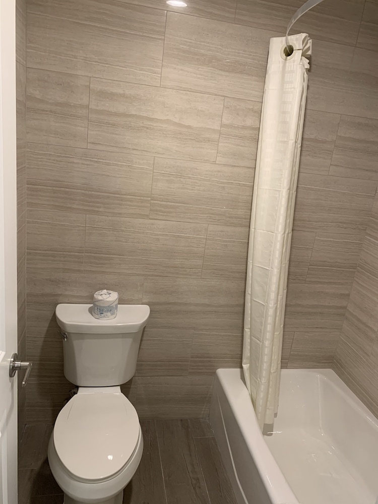 Industry Inn Amp Suites 24/60