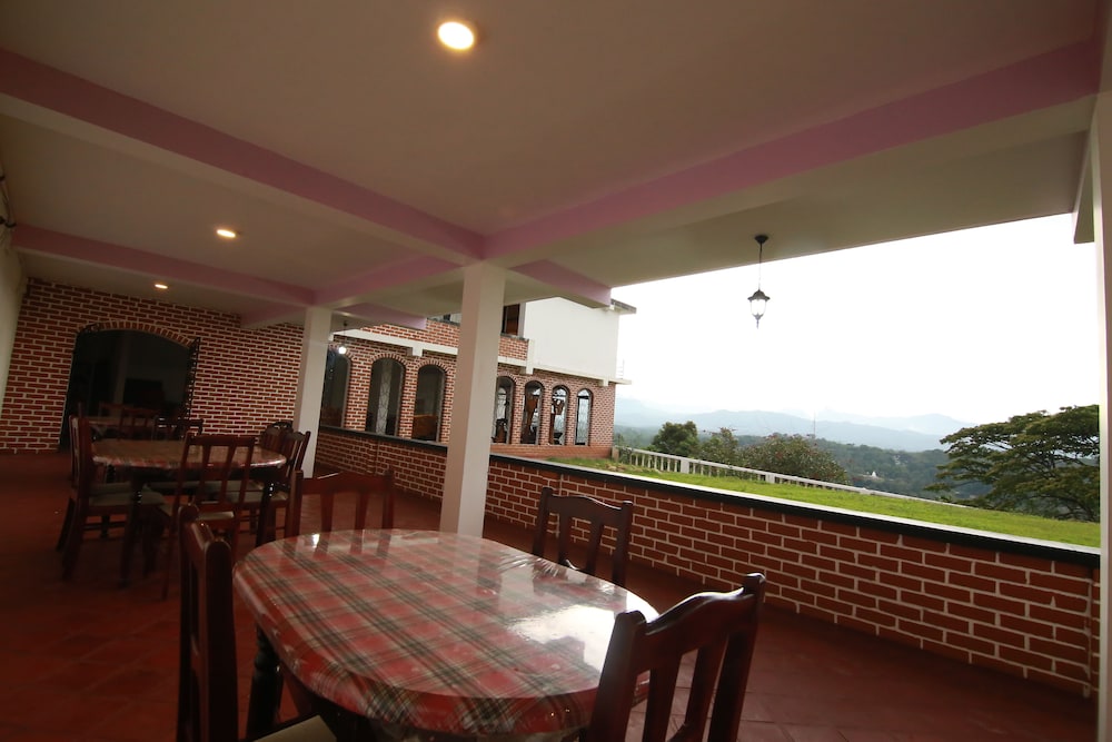 Mahaweli Regent Hotel 28/42