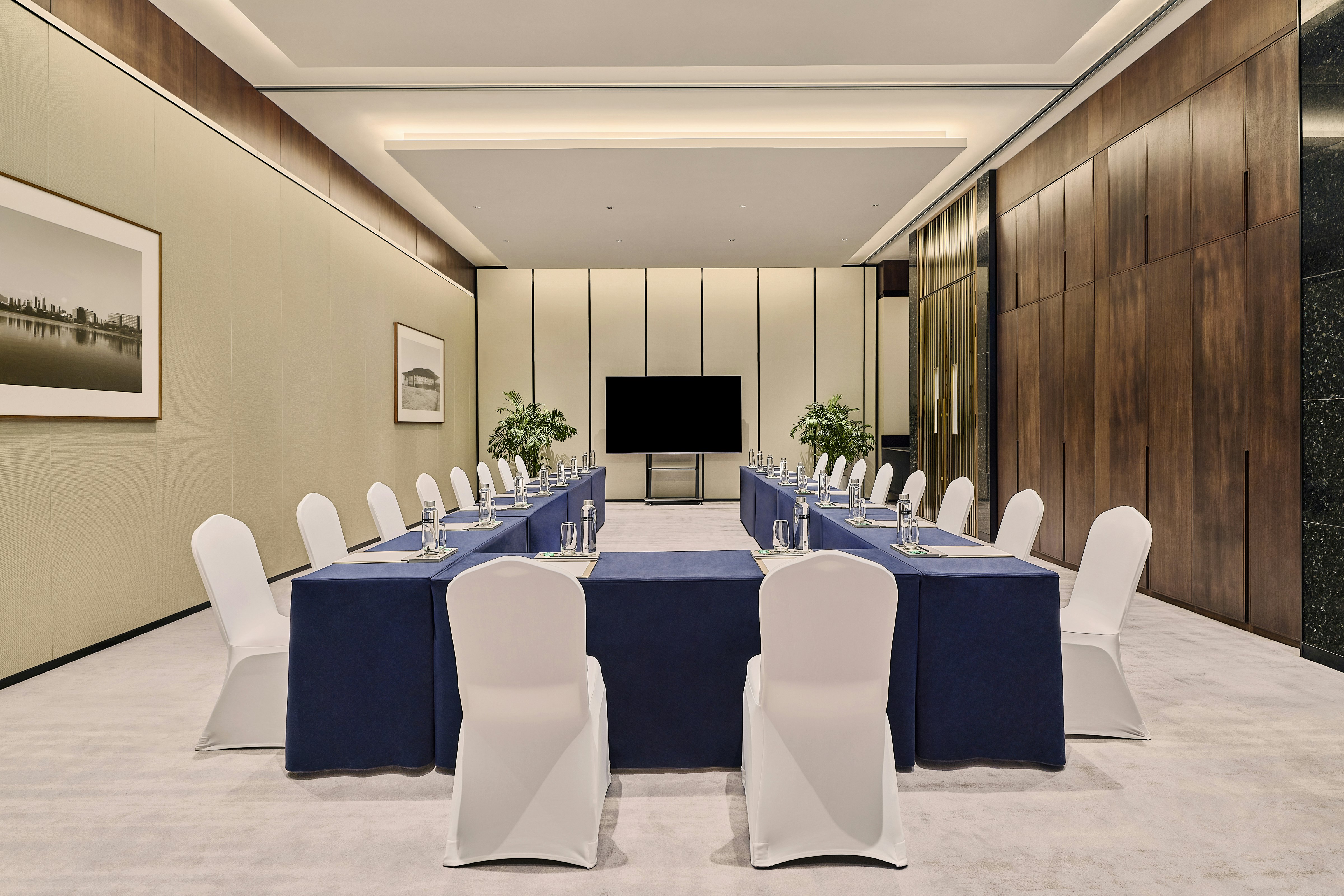 Secan Hotel Qingdao, Curio Collection by Hilton 34/37