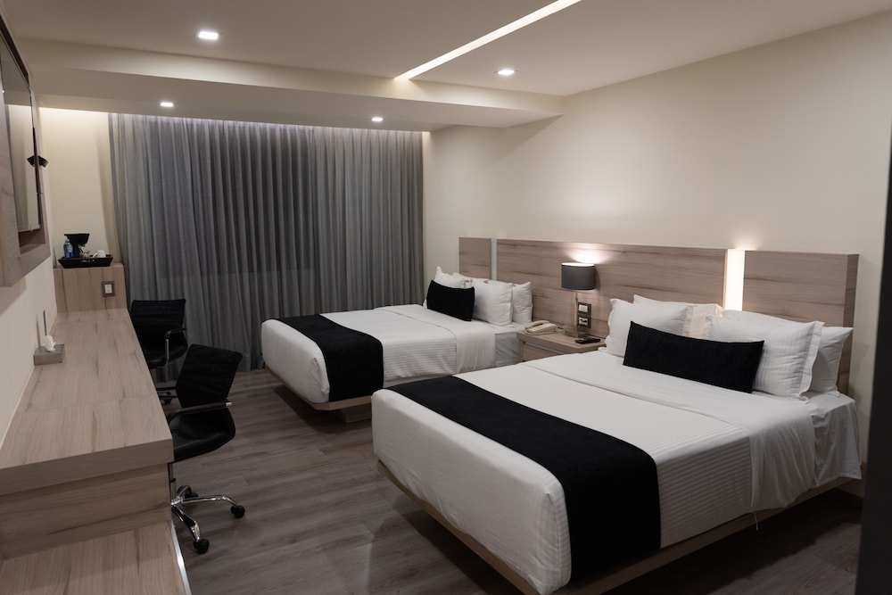 STANDARD, 2 QUEEN BEDS