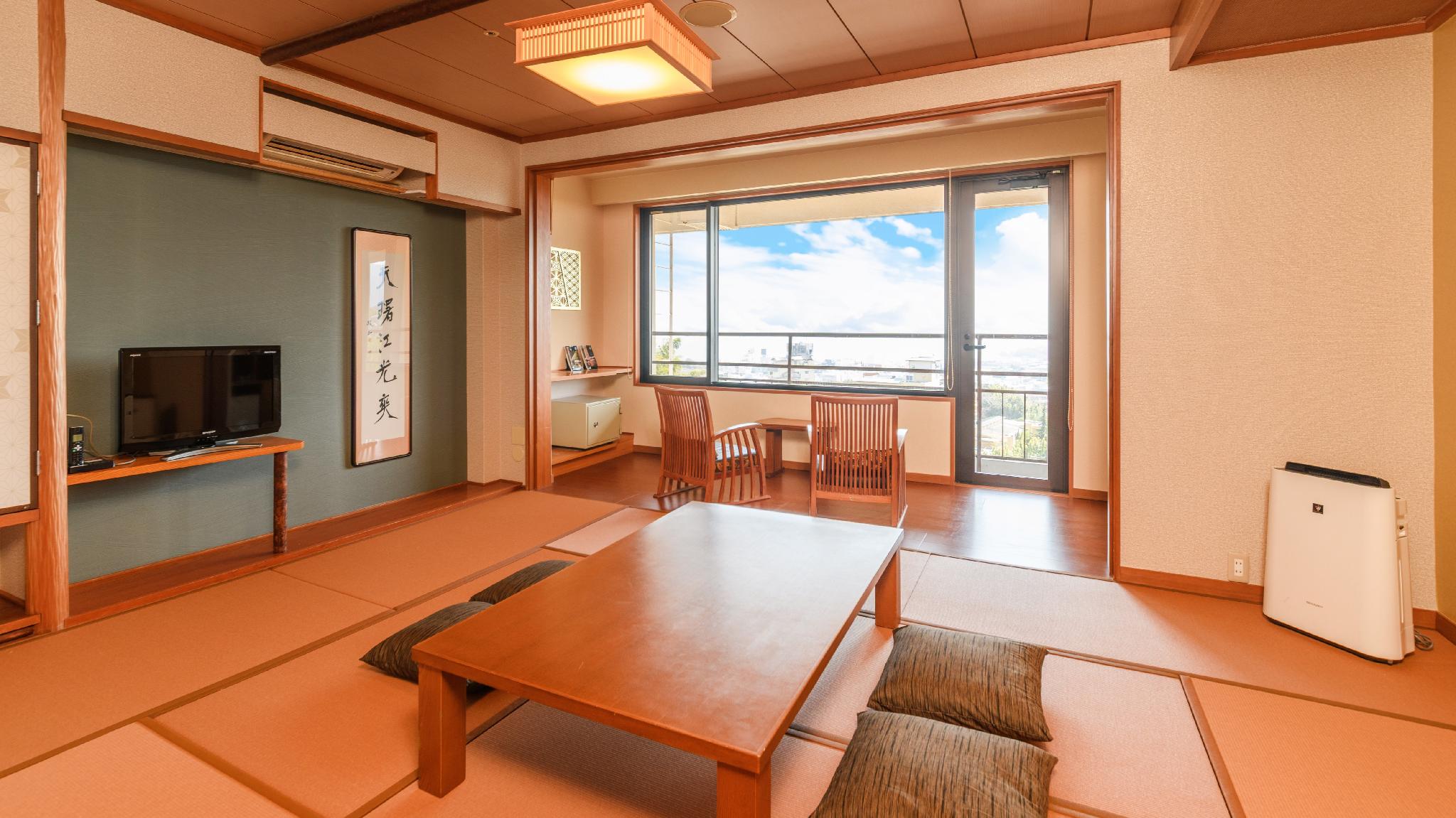 Japanese, Lake View