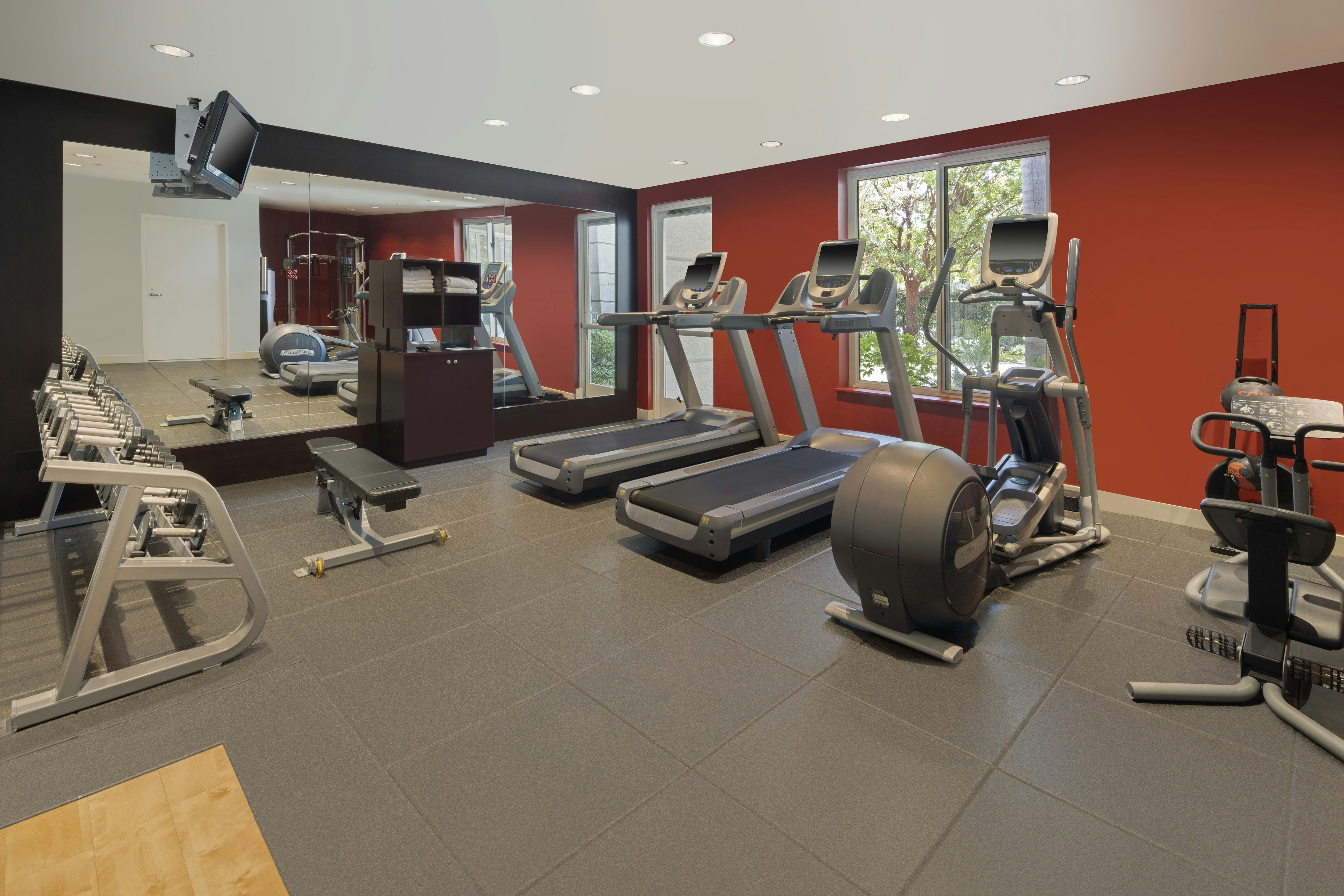 Hilton Garden Inn LAX/El Segundo 4/32