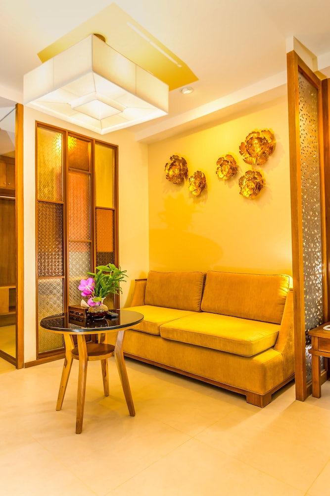 The Signature Hotel @ Thapae 33/50