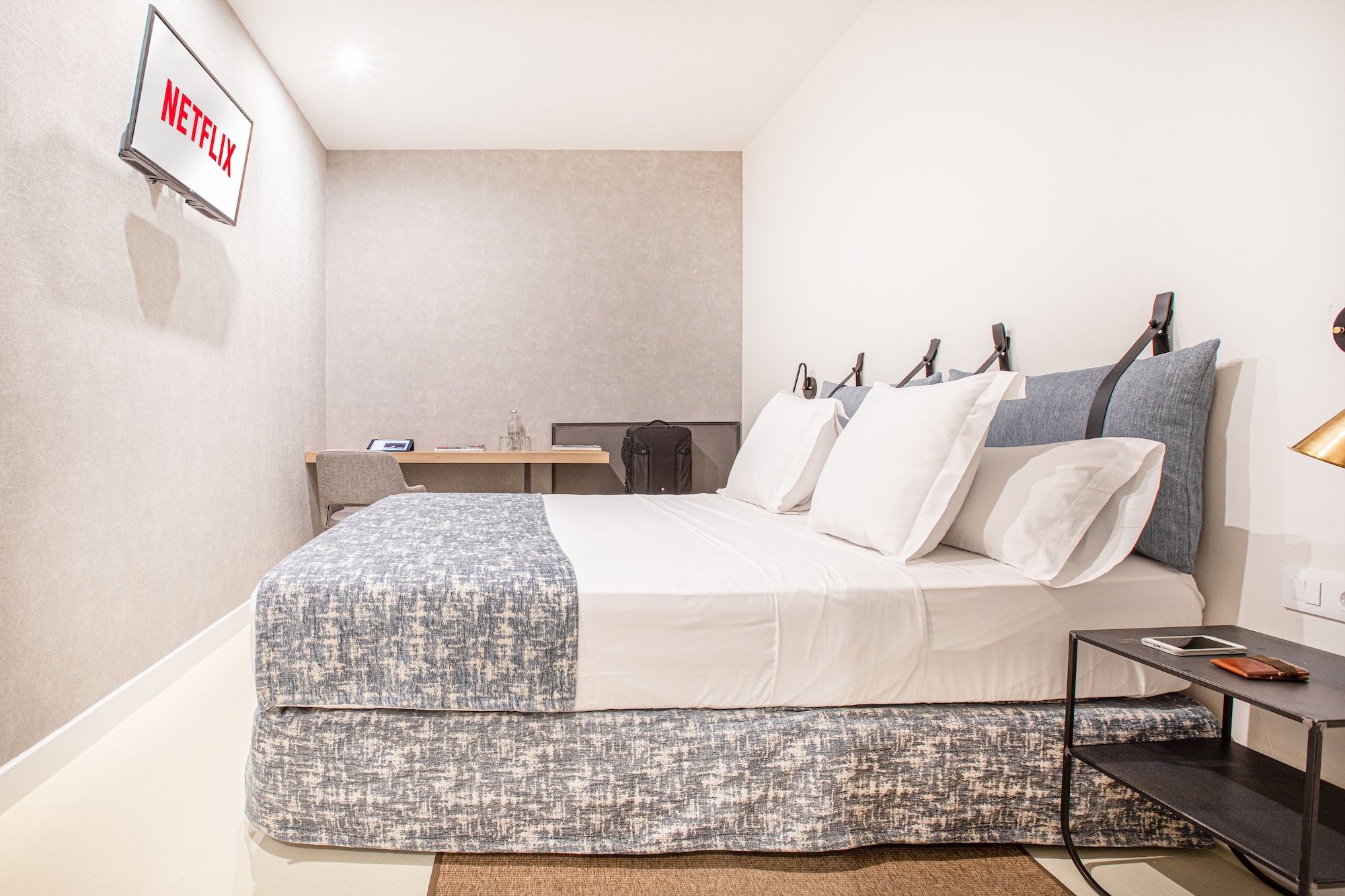 STANDARD, DOUBLE OR TWIN BED