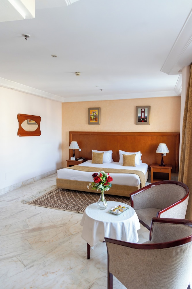 Tunis Grand Hotel 25/50