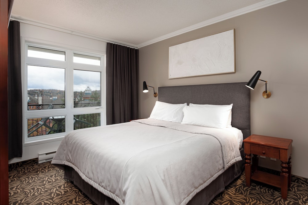 2 BEDROOMS, SUITE