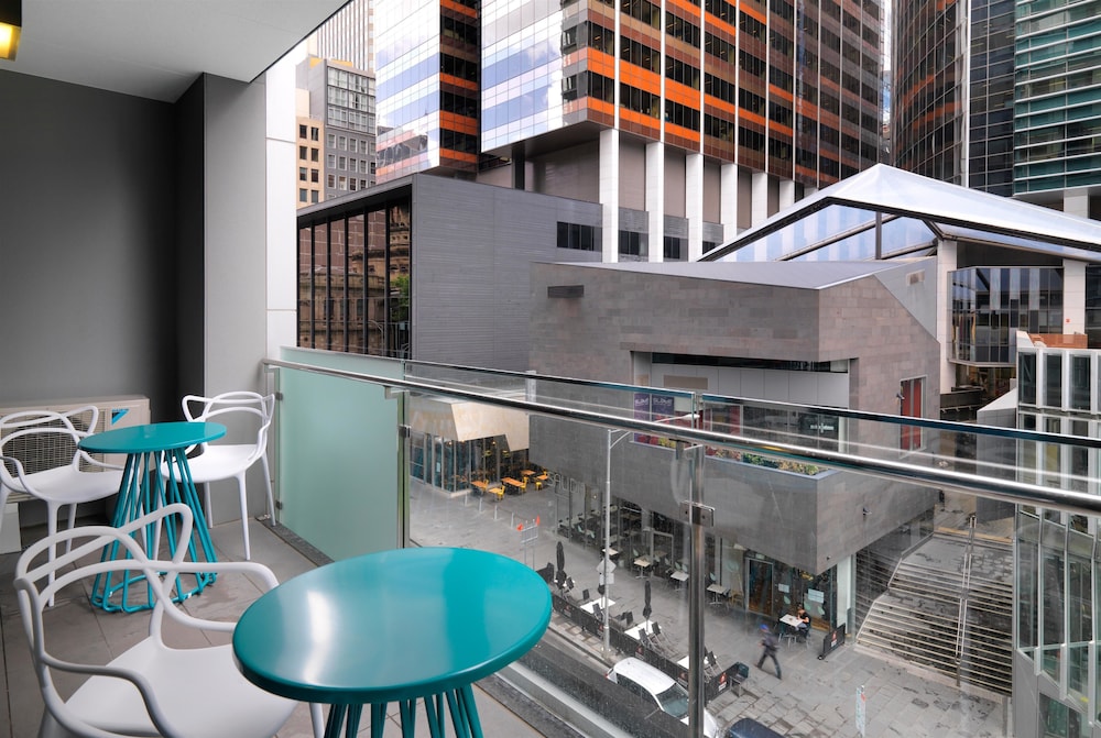 Wyndham Hotel Melbourne 35/37