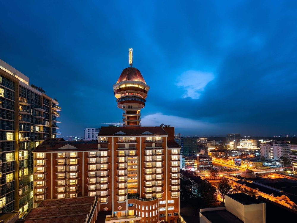 Movenpick Hotel & Residences Nairobi in NAIROBI