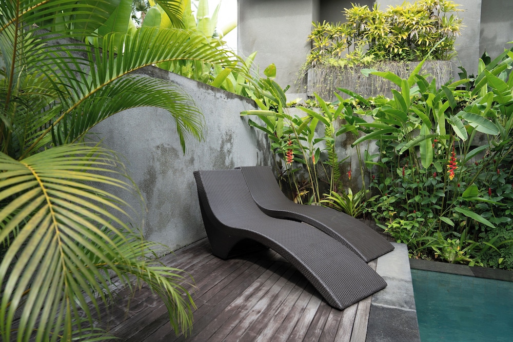 JAPA Suites and Villas 78/91