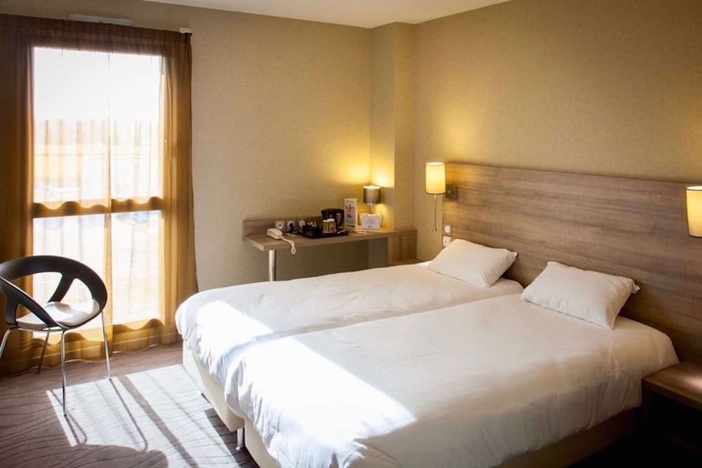 Hotel Kyriad Auray Carnac 12/71