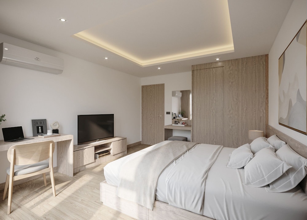 Leon Lasalle Hotel and Residences 8/27