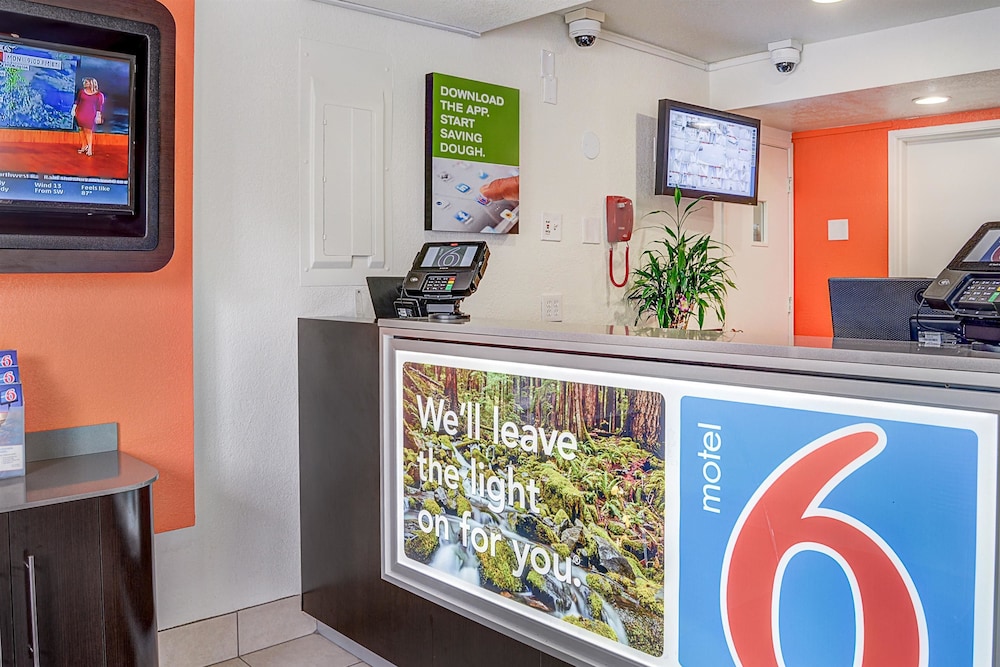 Motel6 Portland, OR - Central 12/47