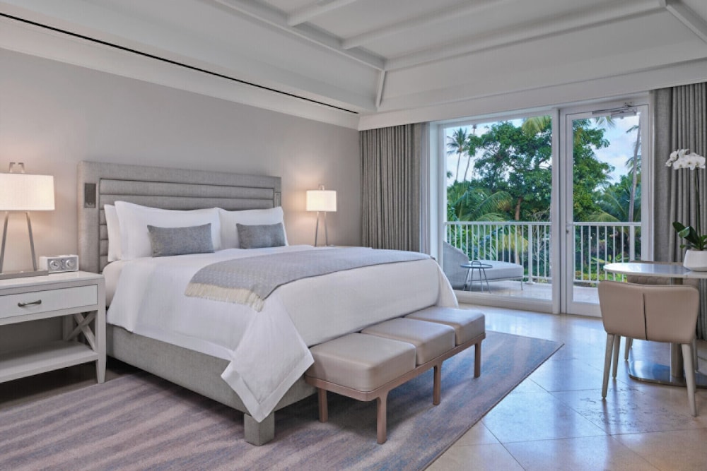 Room, King Bed, Garden View, Balcony