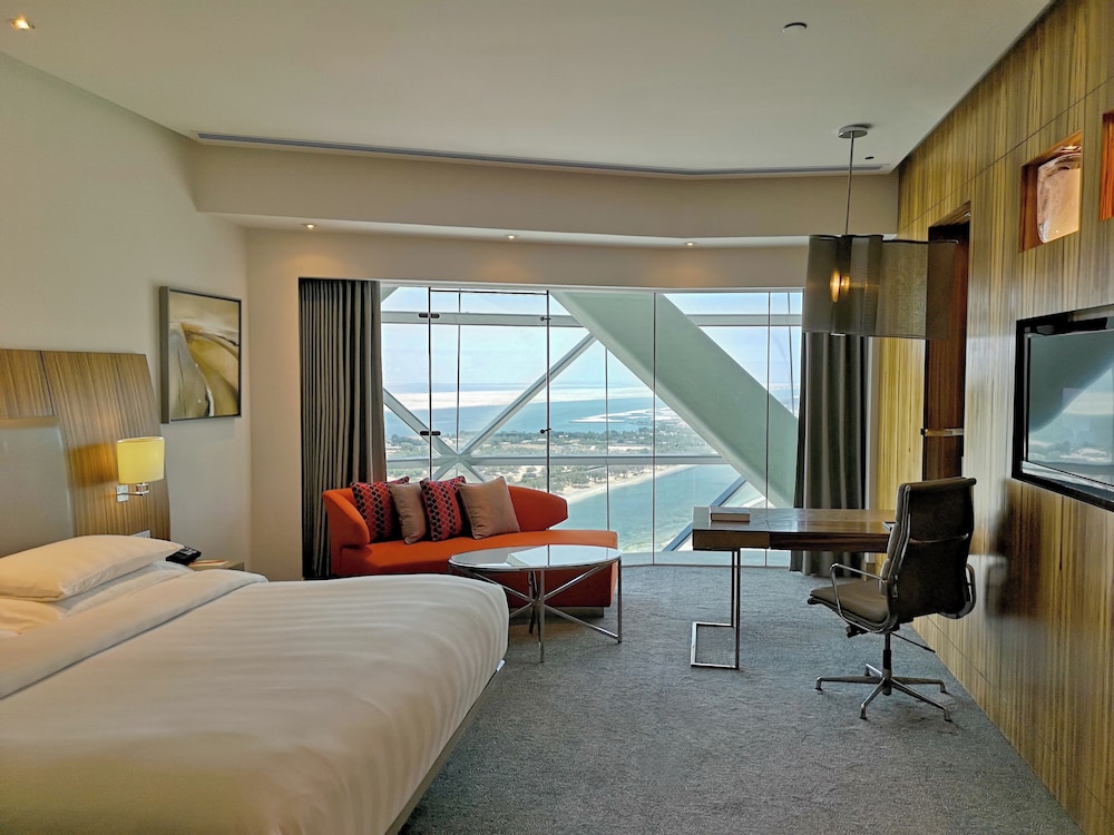 DELUXE, KING BED