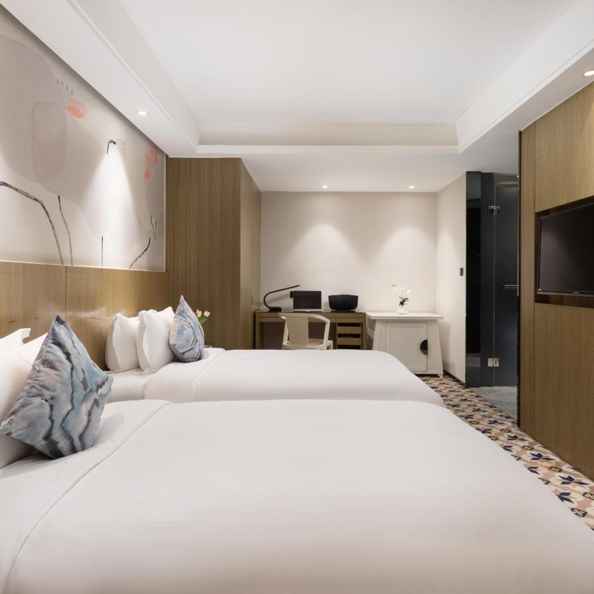 Superior, Twin Beds, No Window