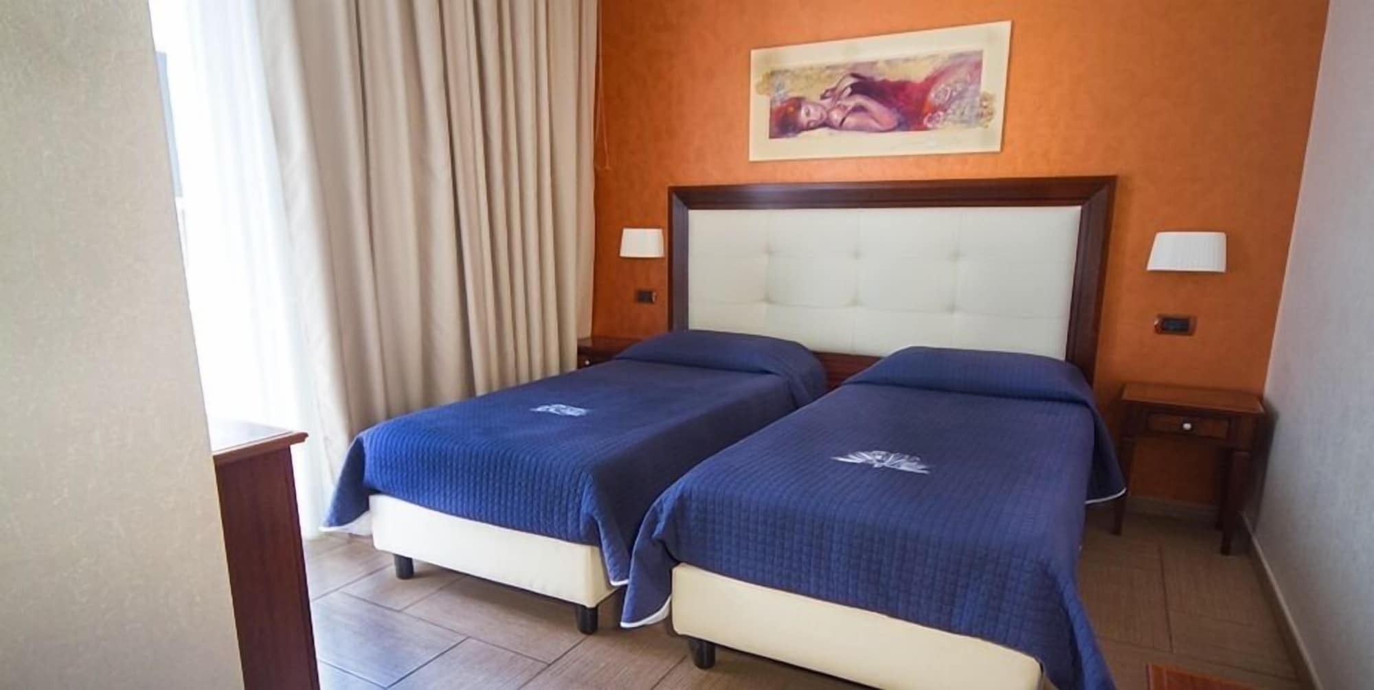 Classic, Double Bed, Accessible