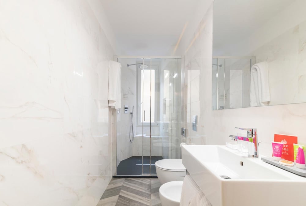 Eccelso Hotel 67/68