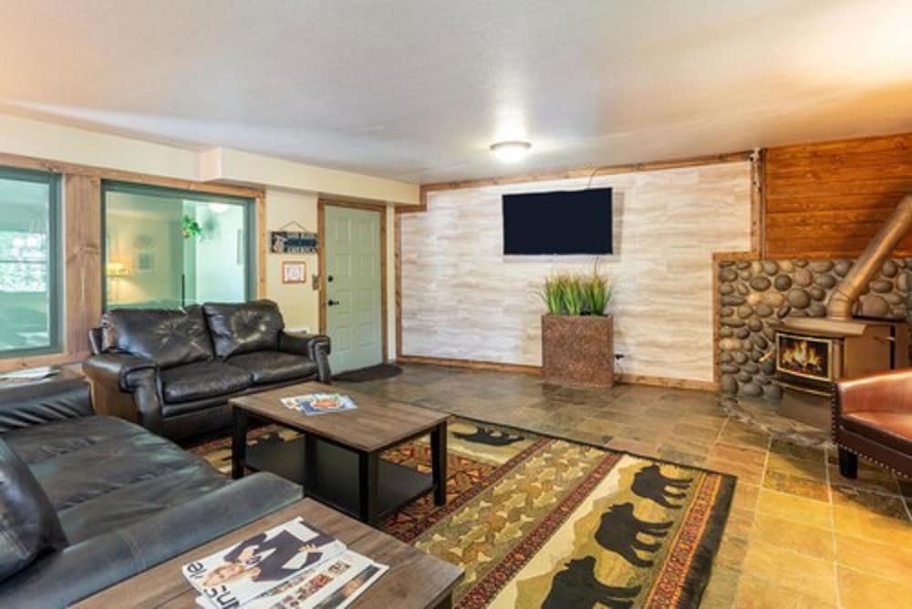 Parkside Inn at Incline 34/57