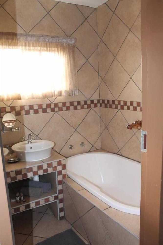 Batter Boys Boutique Hotel 47/50