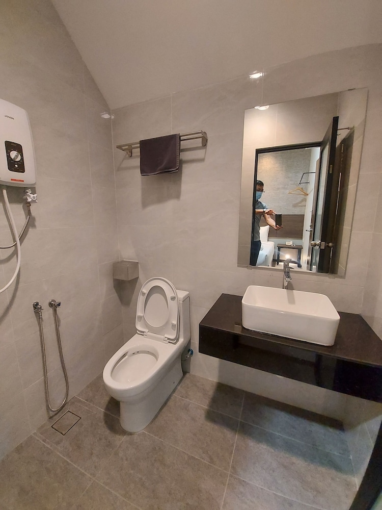Miico Hotel Mount Austin 52/58