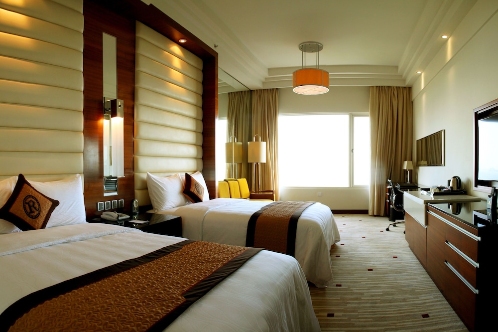 Royal Halong Hotel 25/70