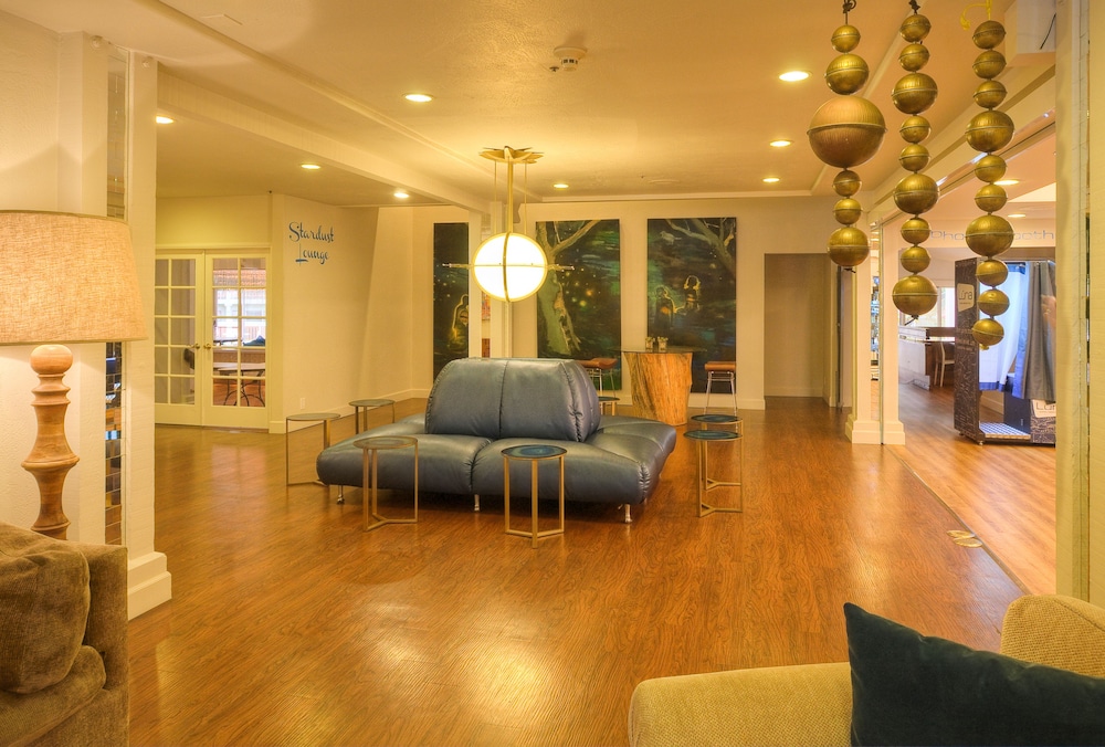 Ashland Hills Hotel Suites 30/51
