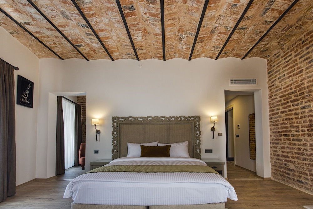 JUNIOR SUITE, BATHTUB