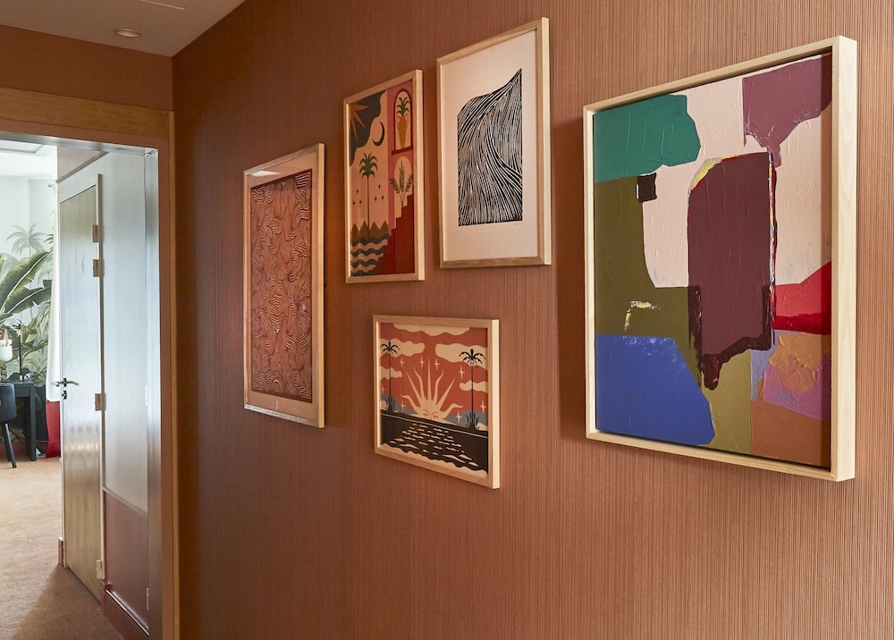 Hotel de Silhouette 11/68