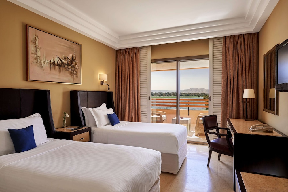SUPERIOR, TWIN BEDS, RIVER VIEW