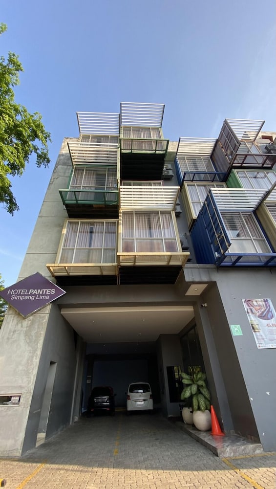Hotel Pantes Simpang Lima Semarang 2/34