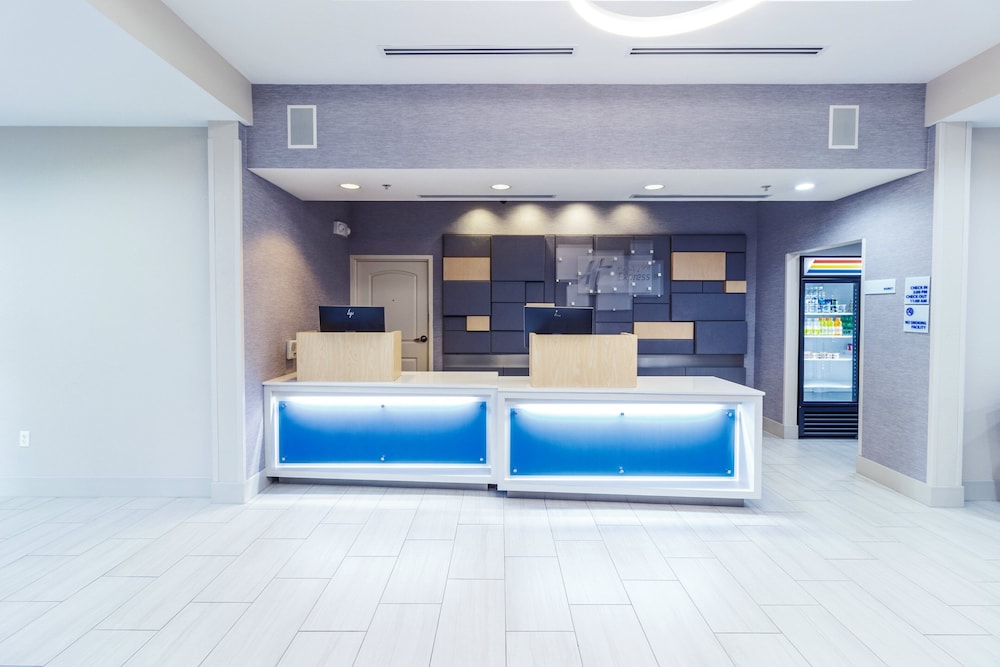 Holiday Inn Express & Suites Crestview South I-10 7/69