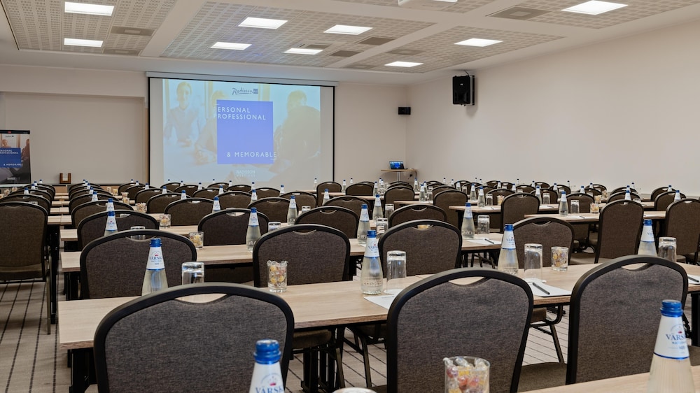 Radisson Blu Olumpia 68/74