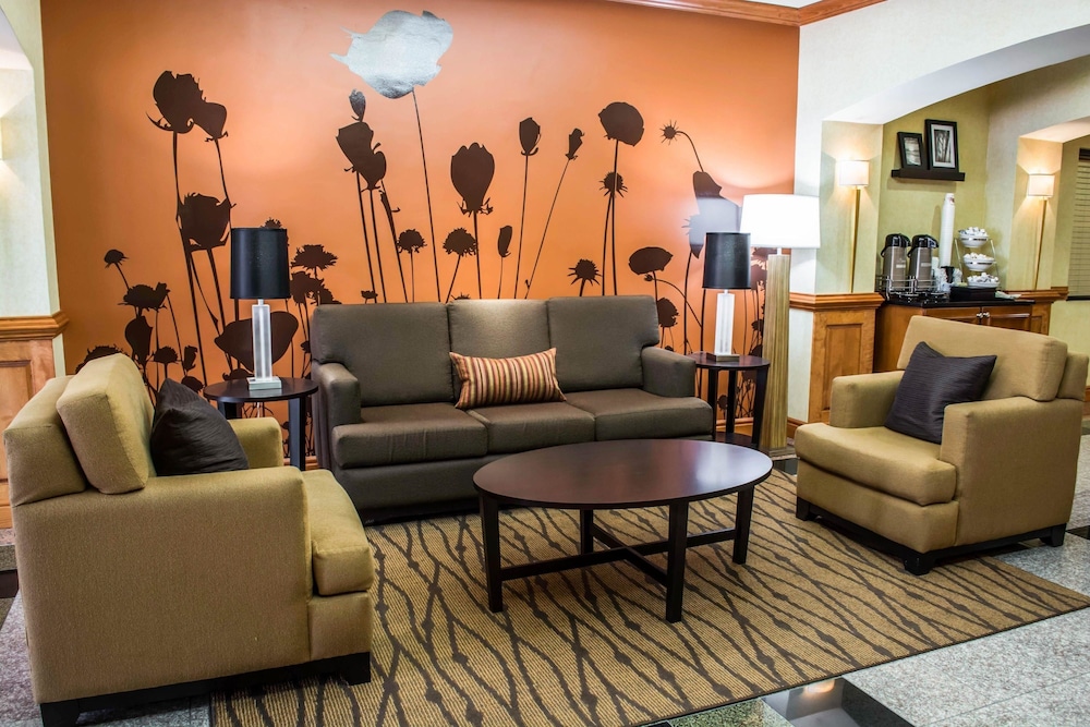 Comfort Inn & Suites Ashland - Richmond North 22/32