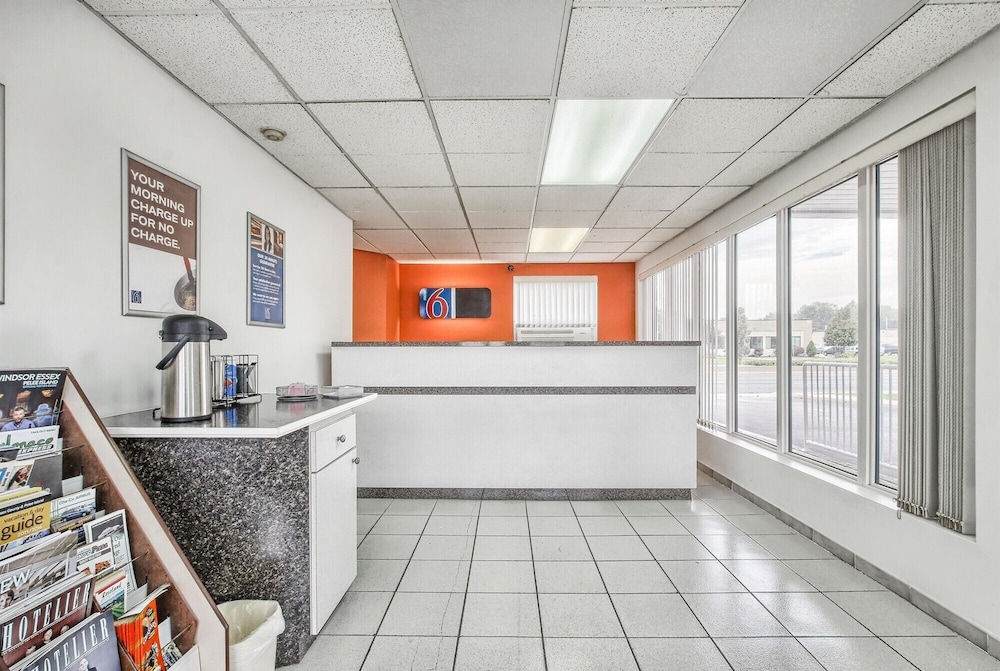 Motel6 Windsor ON 6/40