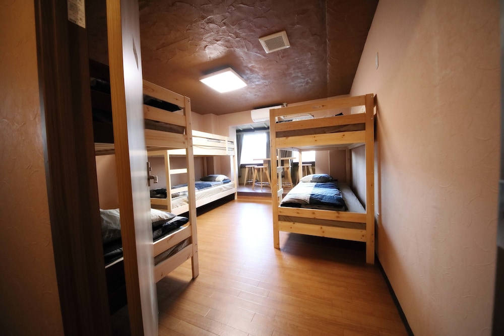 Tokyo House Inn 5/33
