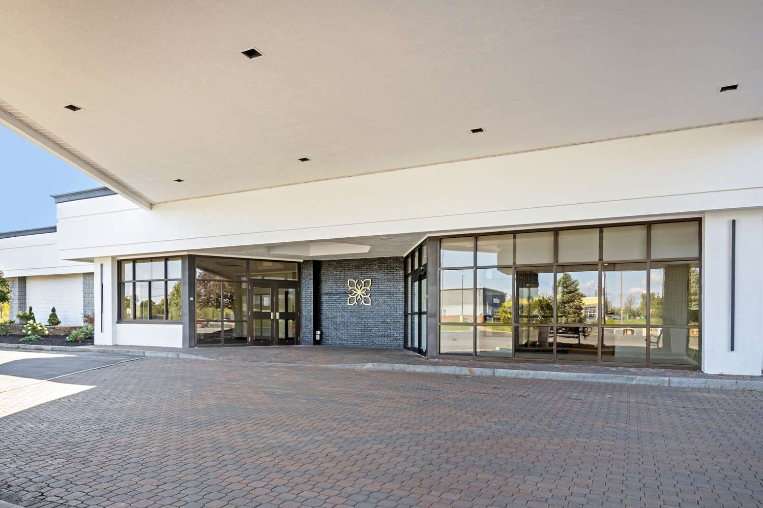 The Lux Hotel & Conference Center, Ascend Hotel Collection 38/39