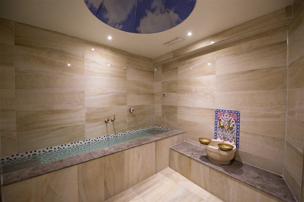 Huzur Thermal Hotel 24/50