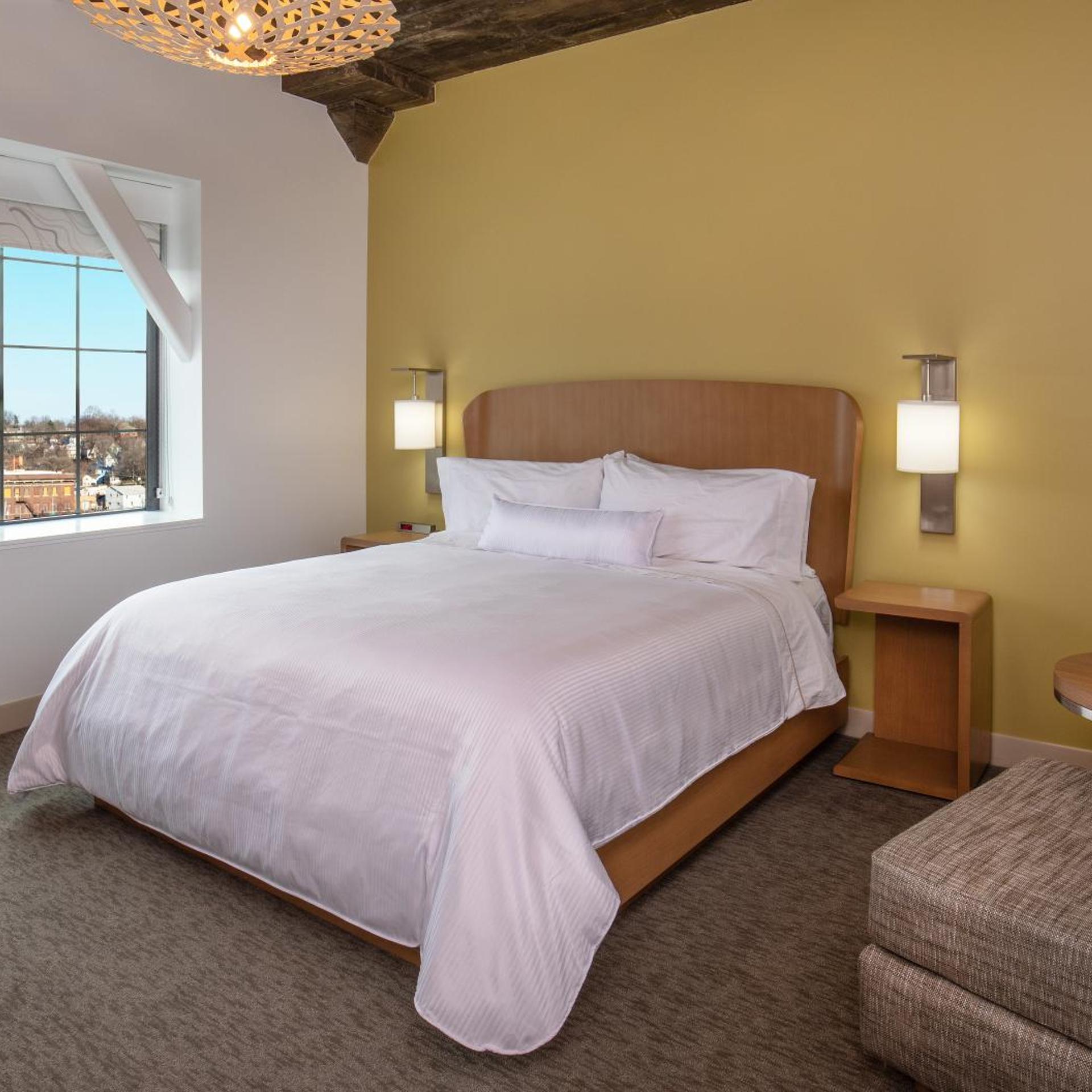 1 Bedroom, Suite, King Bed, Trundle Bed, Sofa