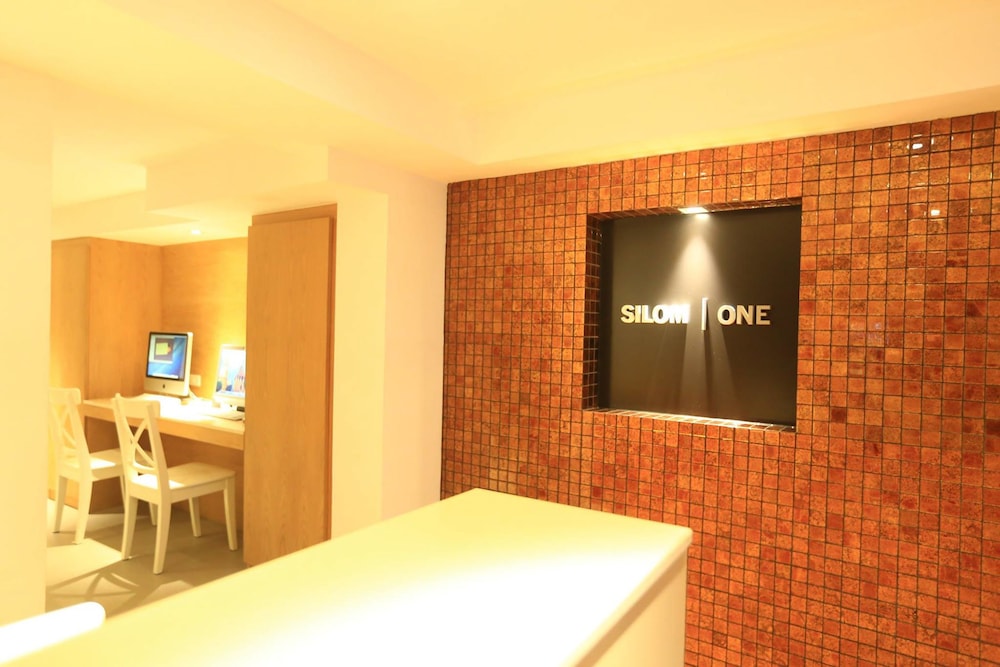 Silom One 20/24